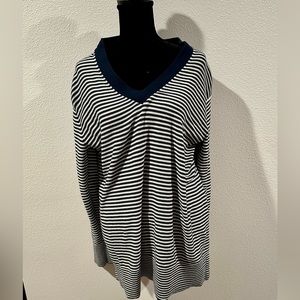 NWOT Striped Tommy Hilfiger Women’s Sweater— Size XL